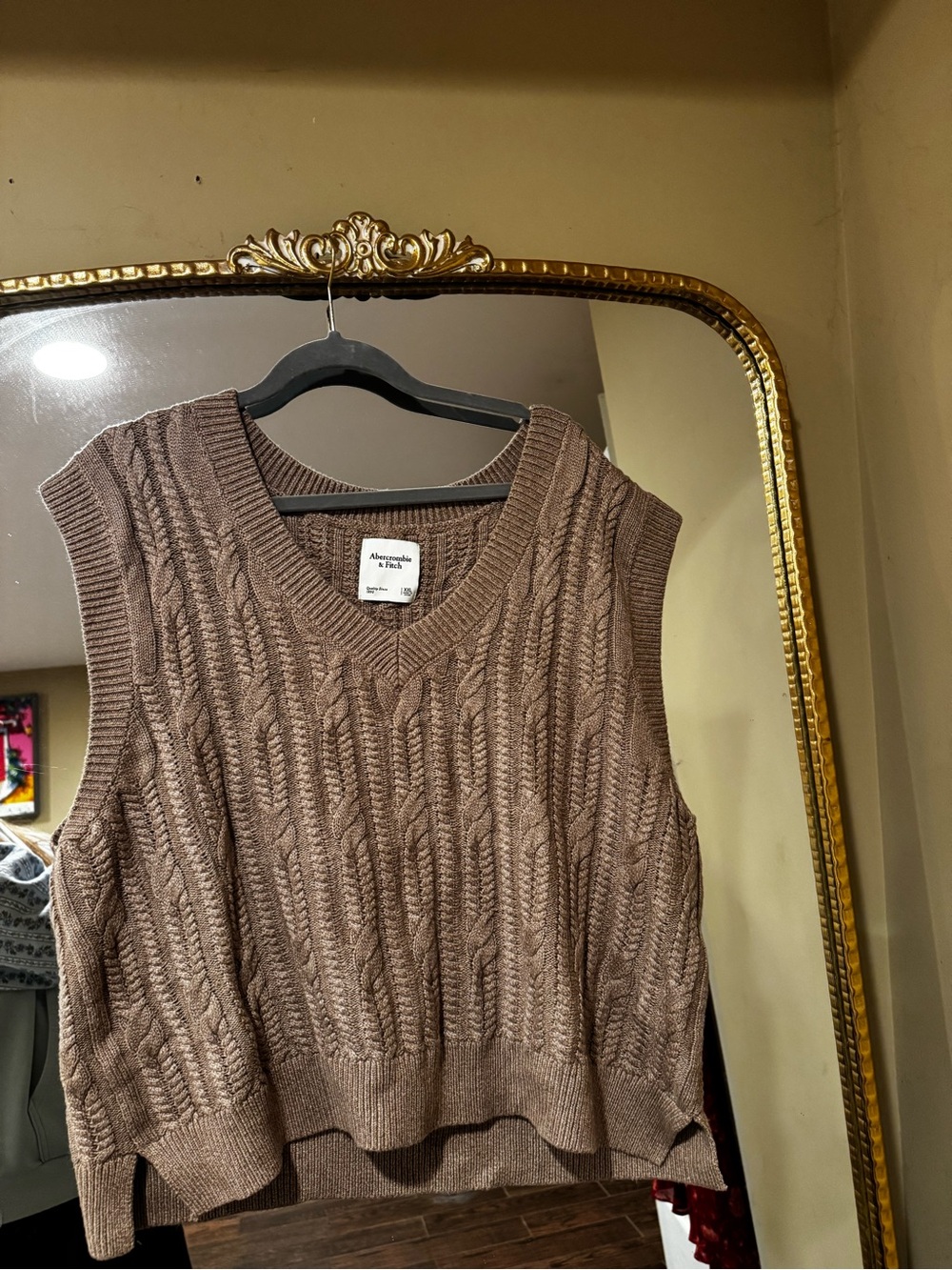 Abercrombie & Fitch Women’s Taupe Cable Knit V-Neck Sweater Vest